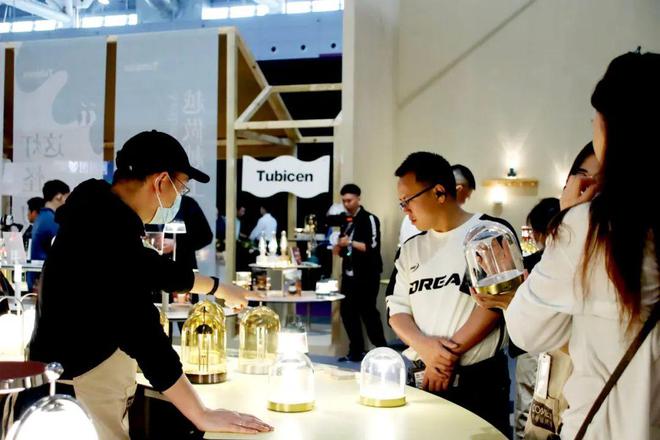 展位人气爆棚！新特丽斩获“最受关注设计师品牌”奖(图6)