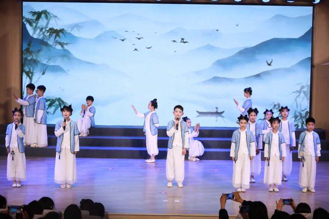 万年之光聆听经典丨2024朗诵名家进校园活动启动(图4)