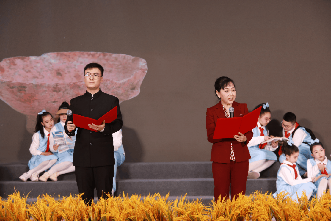 万年之光聆听经典丨2024朗诵名家进校园活动启动(图1)