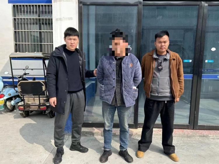 夫妻二人销售假冒品牌糖果近15万袋销售额达200余万元(图1)