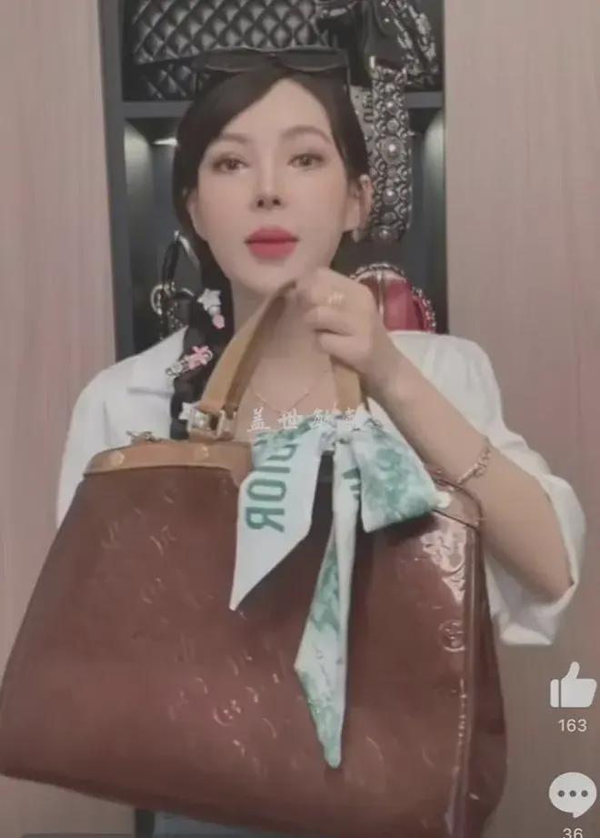 郭美美高价甩卖大牌二手包太惨了叫价2000卖一晚销售额为0!(图2)