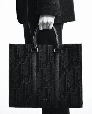 剪裁考究搭配经典设计迪奥西服展现品牌品牌标志性元素(图15)
