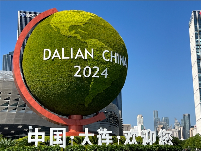 红旗飘扬达沃斯民族品牌有自信(图3)