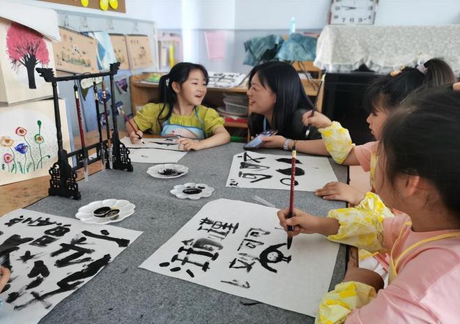 霍山县城关幼儿园举办县级幼儿园与小学科学衔接双向联合教研活动(图1)