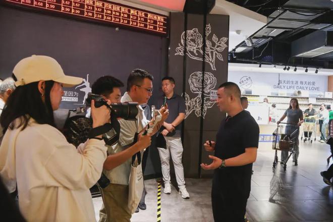 贵州版胖东来经过14天调改后今日盛大开业你预估开业当天的销售额有多少？(图6)