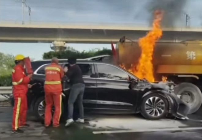 智驾故障100%！吹牛营销翻车“神化教主”荼毒车圈酿多起车祸？(图2)