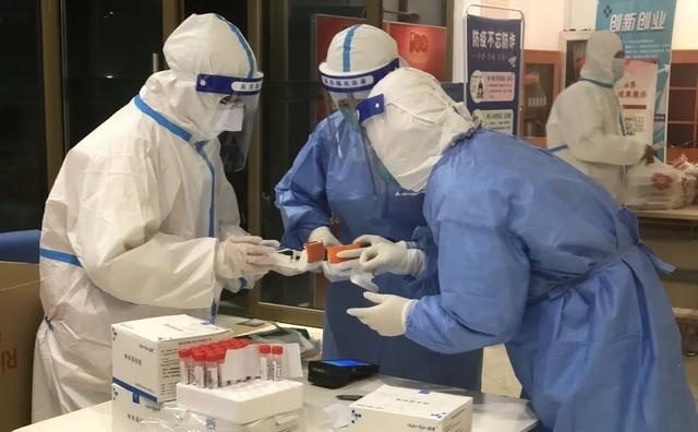这位上汽志愿者把3000人的大型社区管理得井井有条(图4)