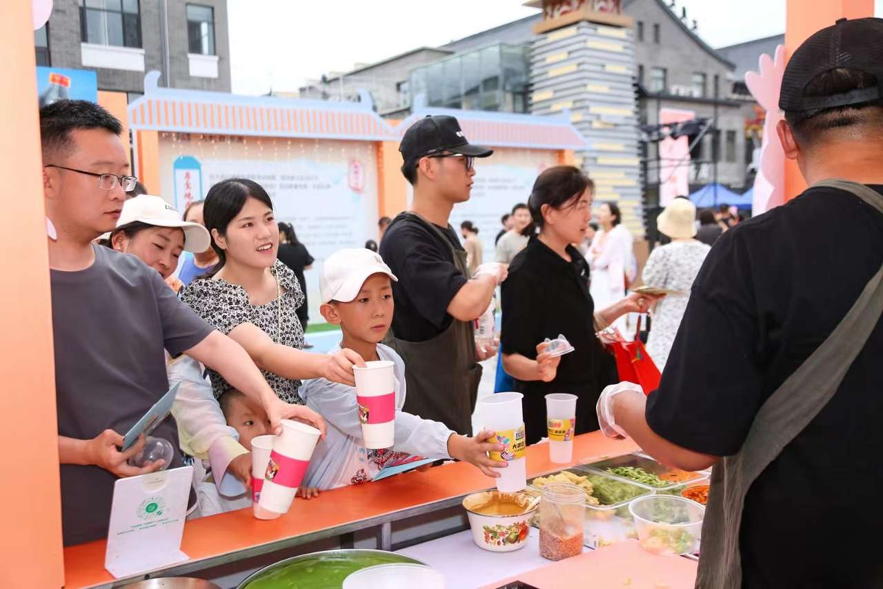 宁夏：“大武口鲜味来”2024·大武口凉皮美食季金牌合伙人活动启动(图4)