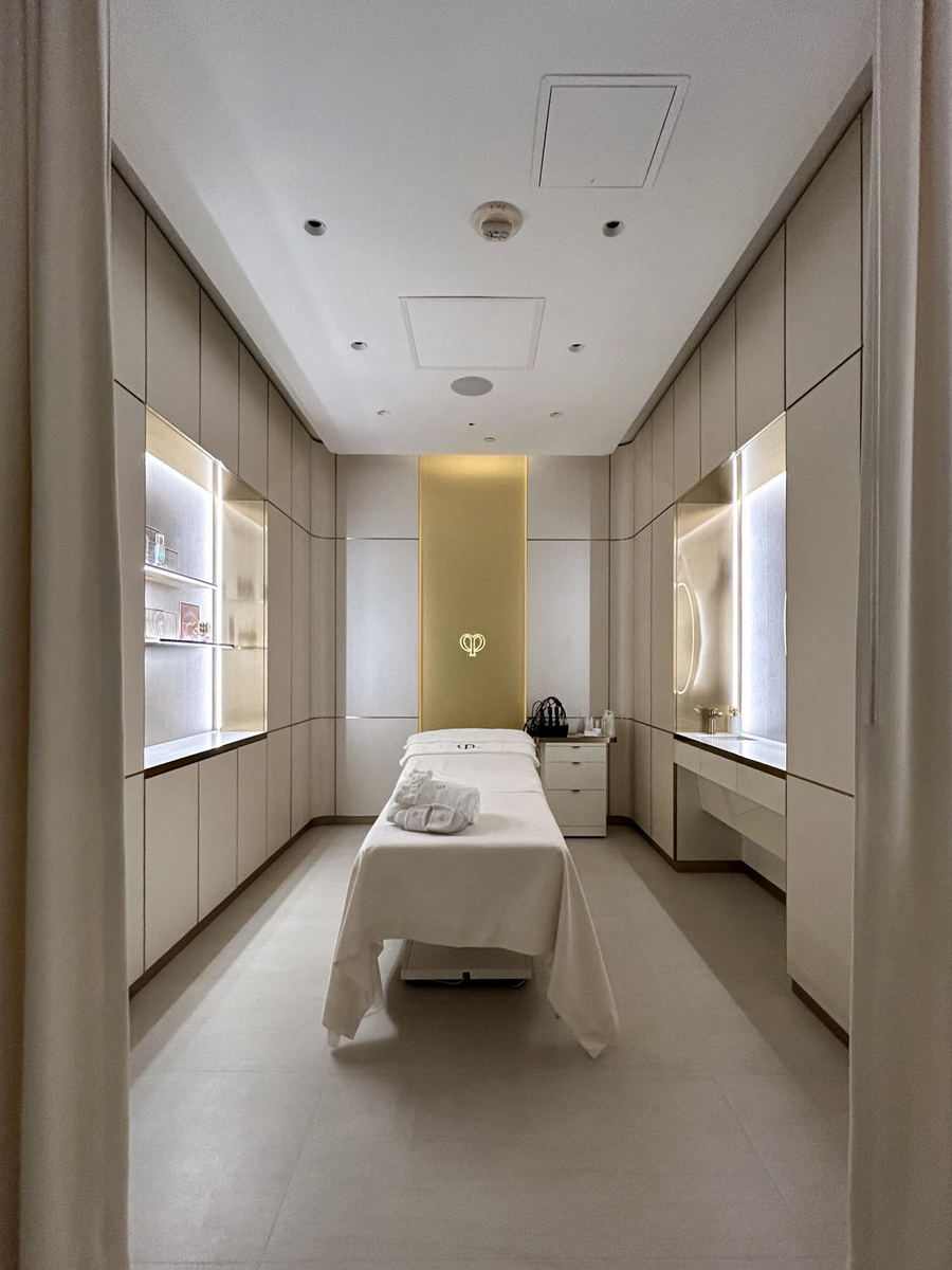 将古典溶于现代绽放“无限光芒”：纽约设计师王清华打造中西交融的品牌体验空间(图2)