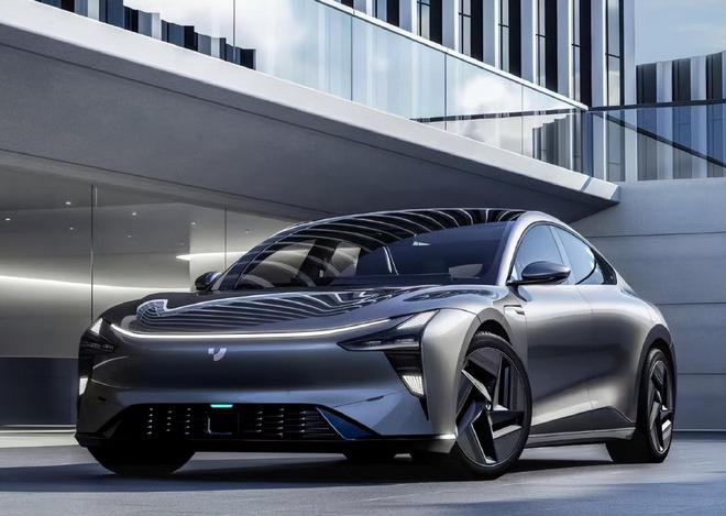 极越07灰色外观图亮相：智能AI像素大灯、无门把手设计9月上市(图2)