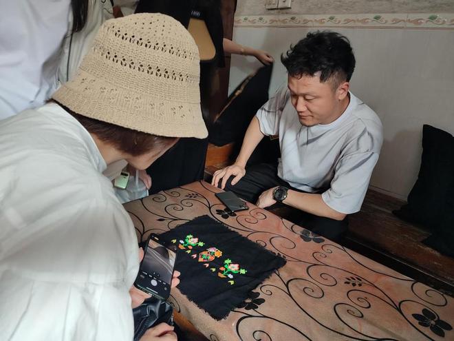 熙然品牌创始人唐新宇：传承与创新并重推动民族刺绣走向世界(图1)