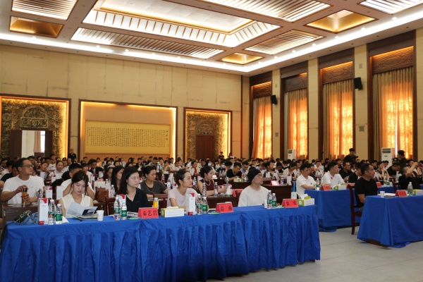 《月谈越好》设计之路前瞻邓州分享会圆满落幕(图1)