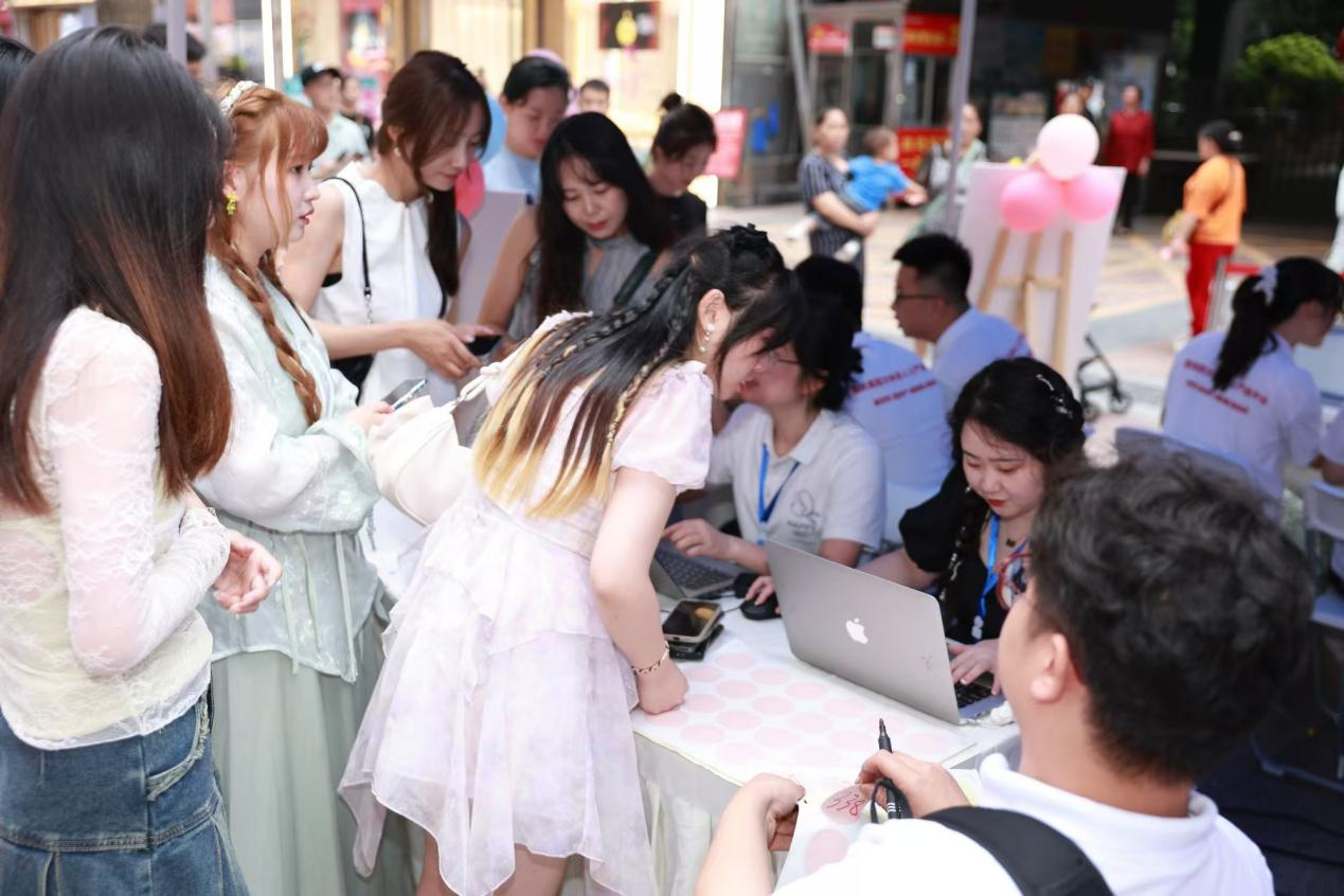 千人参与现场牵线年七夕重庆青年联谊交友活动(图2)