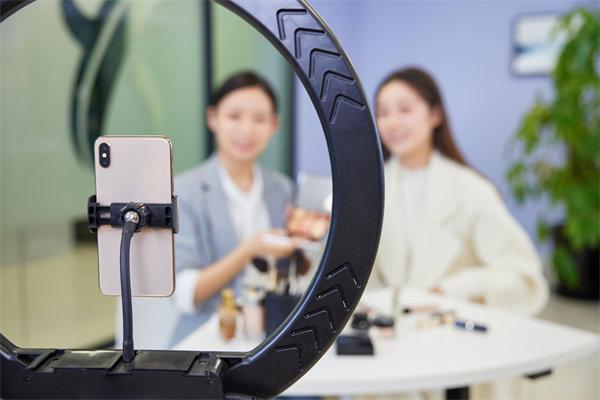 社交媒体在营销管理中的应用：打造品牌影响力新途径(图3)