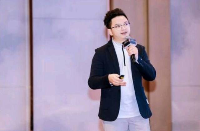 注重原创设计中国眼镜品牌“抱团出海”(图1)