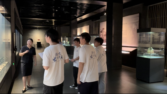 阳光学院跨境电商学院“钧瓷新韵”实践队赴河南钧瓷博物馆开展社会实践活动(图3)