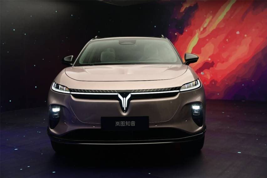 岚图知音静态体验双外观设计主打运动和舒适。(图3)