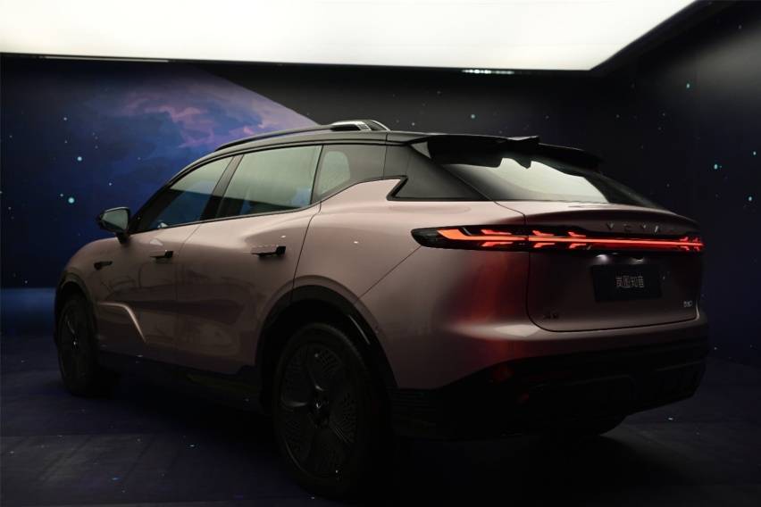 岚图知音静态体验双外观设计主打运动和舒适。(图5)