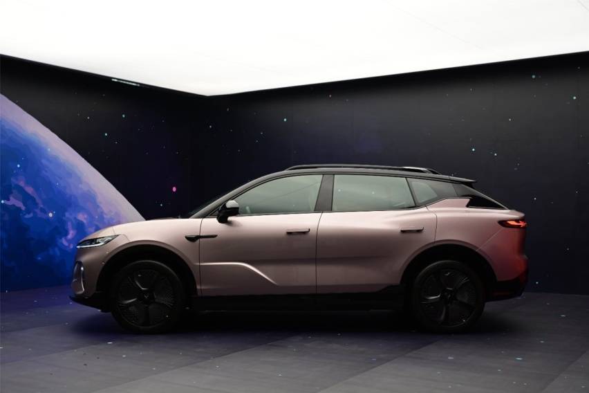 岚图知音静态体验双外观设计主打运动和舒适。(图4)