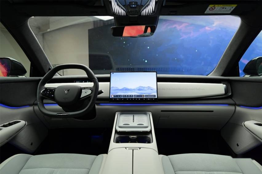 岚图知音静态体验双外观设计主打运动和舒适。(图6)