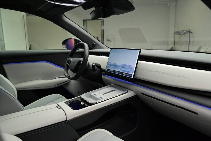 岚图知音静态体验双外观设计主打运动和舒适。(图7)