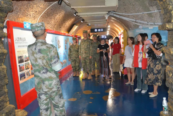 全民国防人人尽责云岩区人武部多形式开展国防教育宣传活动(图1)