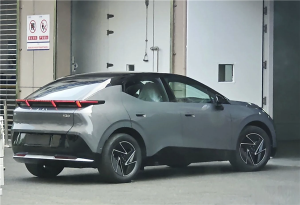 品牌首款纯电SUV！领克Z20发起申报：家族式设计别具一格(图3)