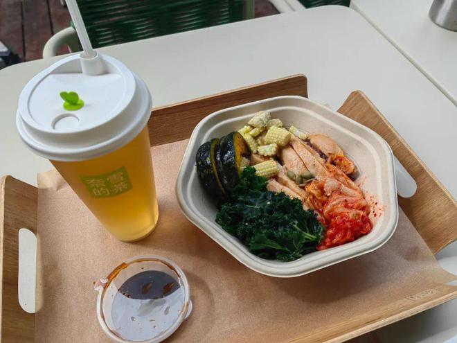 在茶饮店“吃草”是什么新风尚？(图3)