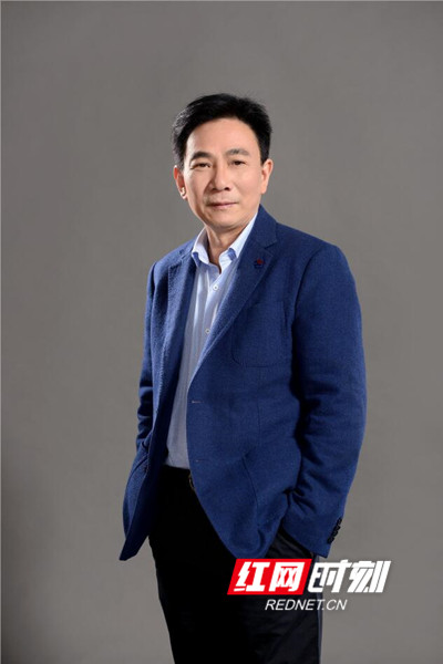 前瞻2025｜美迪装饰钟菊成：以设计为翼领航高定全案新赛道(图1)