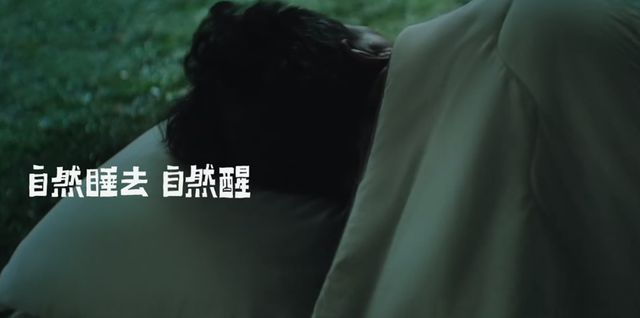 贾冰全程滚着拍完广告没见过这么抽象的创意(图6)