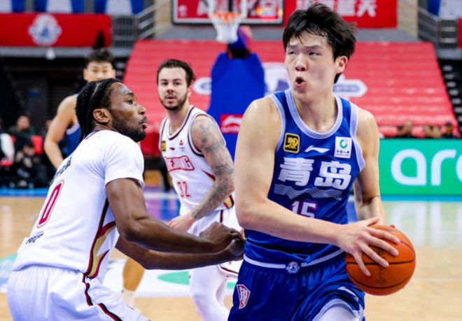 王睿泽36+6三分青岛大胜1-0浙江杨瀚森17分刘维伟吃T(图1)