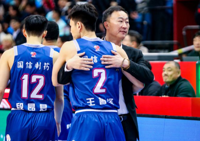 王睿泽36+6三分青岛大胜1-0浙江杨瀚森17分刘维伟吃T(图4)