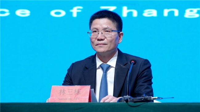 第七届中国（蓝光杯·漳州）钟表设计大赛林三栋答记者问(图2)