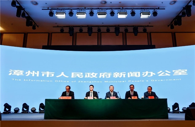 第七届中国（蓝光杯·漳州）钟表设计大赛林三栋答记者问(图1)