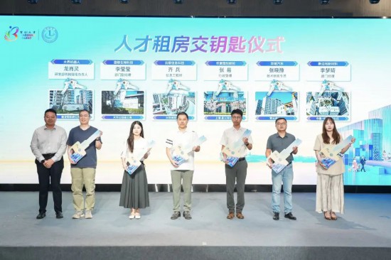 秒速对接一键定居——宝山区启动人才安居房源对接系列展会打通安居供需“直通车”(图2)
