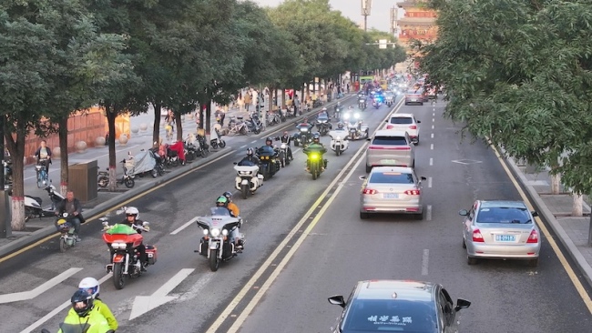 “共赴热爱·红色征程”：餐饮企业跨界策划重机主题活动助力本市文旅产业迈向纵深(图2)