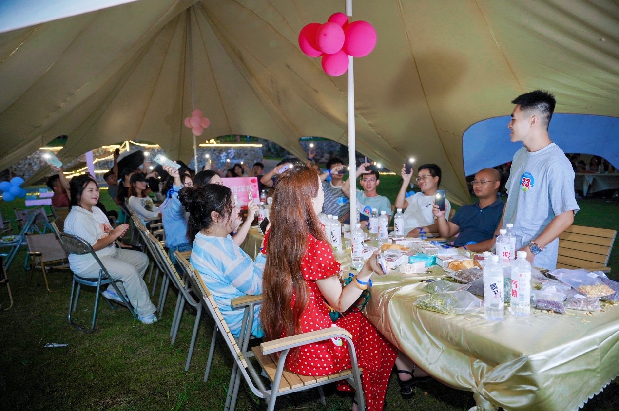 东方市总工会2025年职工婚恋交友活动举办21对职工成功牵手(图1)