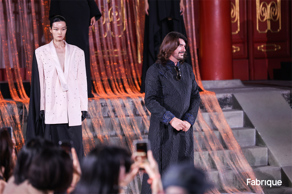 全球设计师集合品牌Fabrique北京中轴线大秀中国首家精品店落地北京三里屯太古里(图2)