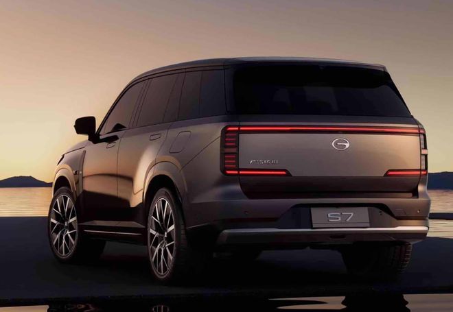 撕碎模仿者标签11月自主品牌新车用设计硬刚全球(图4)