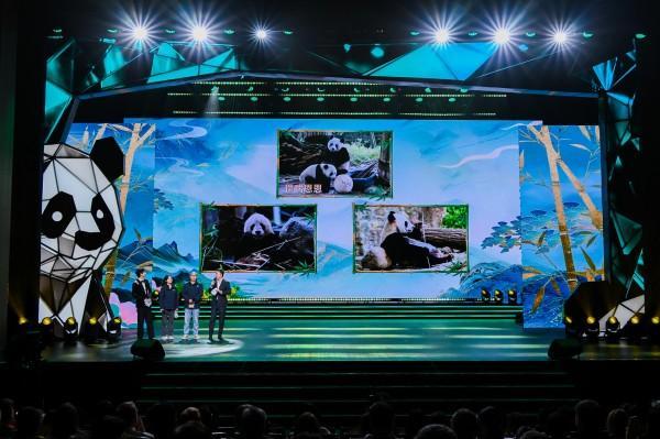 蒙牛瑞哺恩携手“冰墩墩”设计师发布IP新形象温情传递“国宝级呵护”品牌理念(图4)