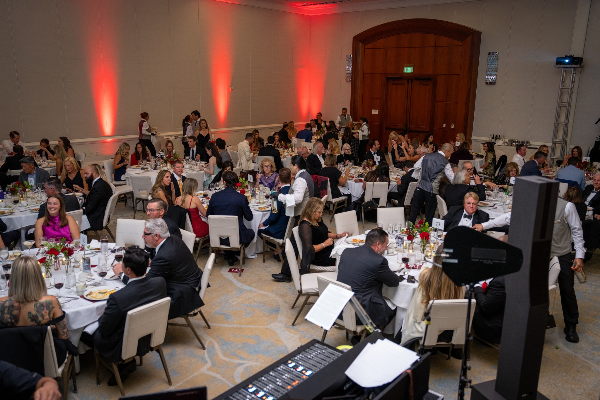 上海梦赛服装设计旗下品牌Purmulti亮相慈善晚宴(图4)