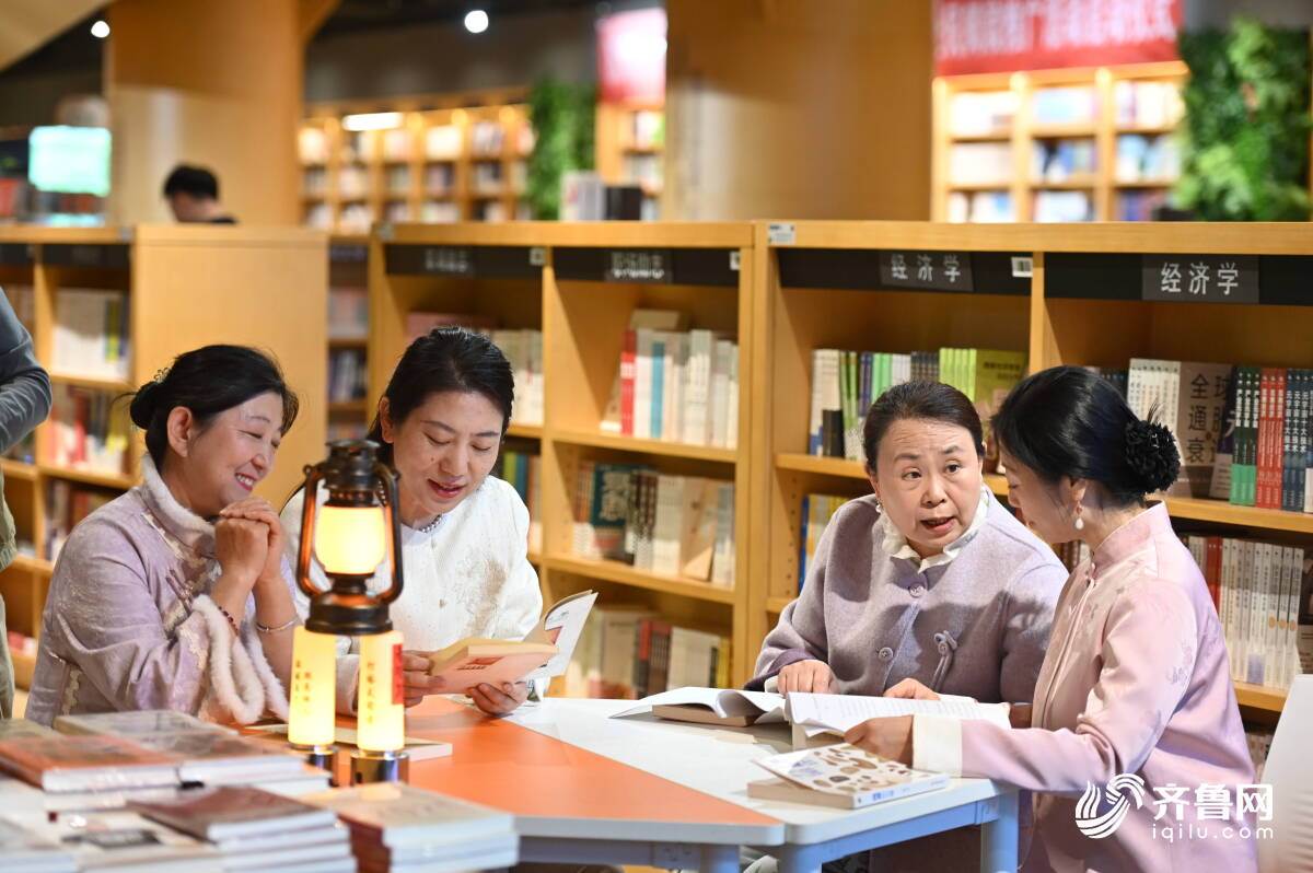 胶州启动2026年全民阅读活动周暨“文学浸万家”全民阅读推广活动(图2)
