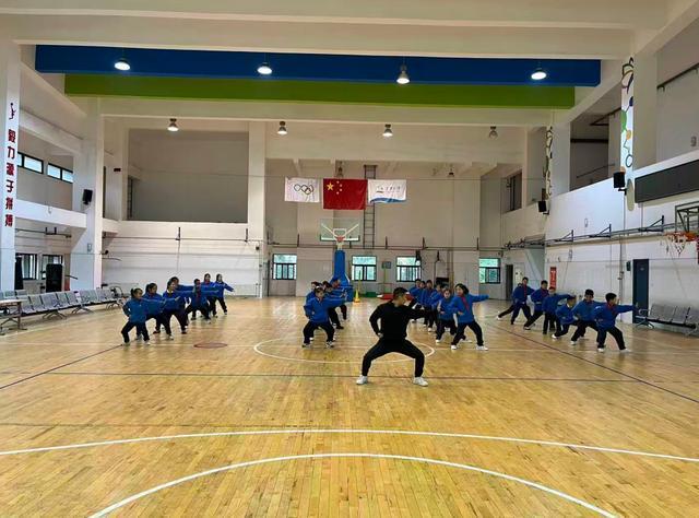 陕西渭河小学男女篮球队在区级篮球赛中喜获佳绩(图5)